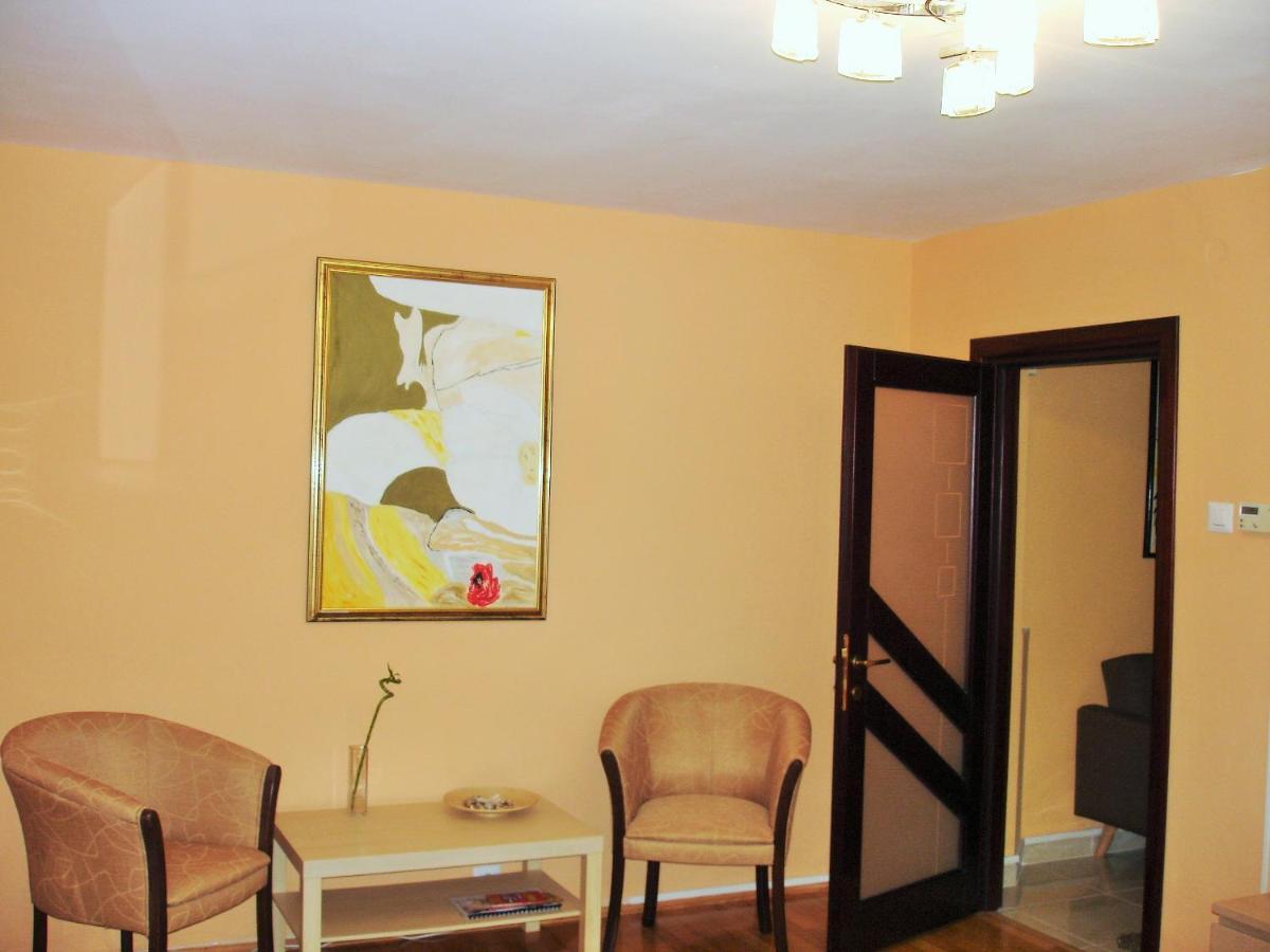 Apartament Central Piatra Neamt Exterior photo